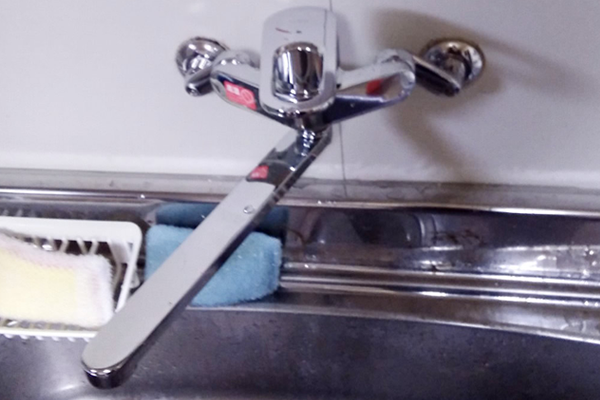 交換完了したキッチンの水栓金具