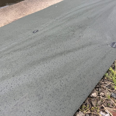 防草シートの貼り付け