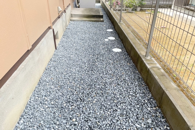 防犯ジャリ施工